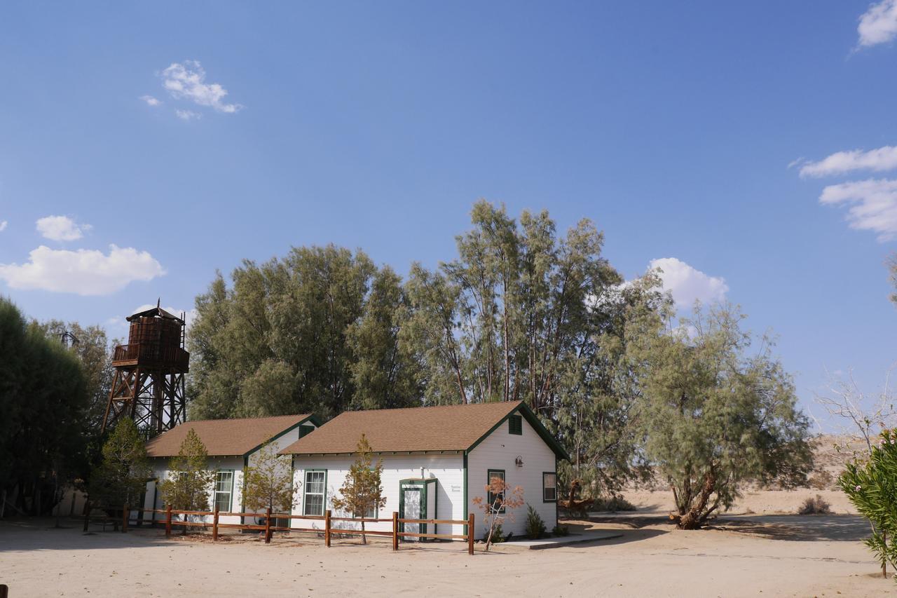 Campbell House Hotel Twentynine Palms Exterior photo